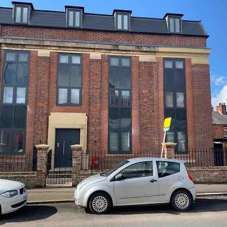 Newly Built 2 Bed Flat In The Heart Of Leek Apartment Екстериор снимка
